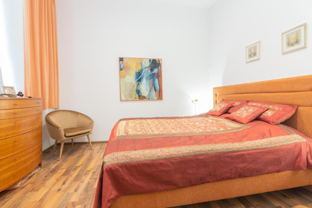 Diana'S Temple Suite Пула Экстерьер фото